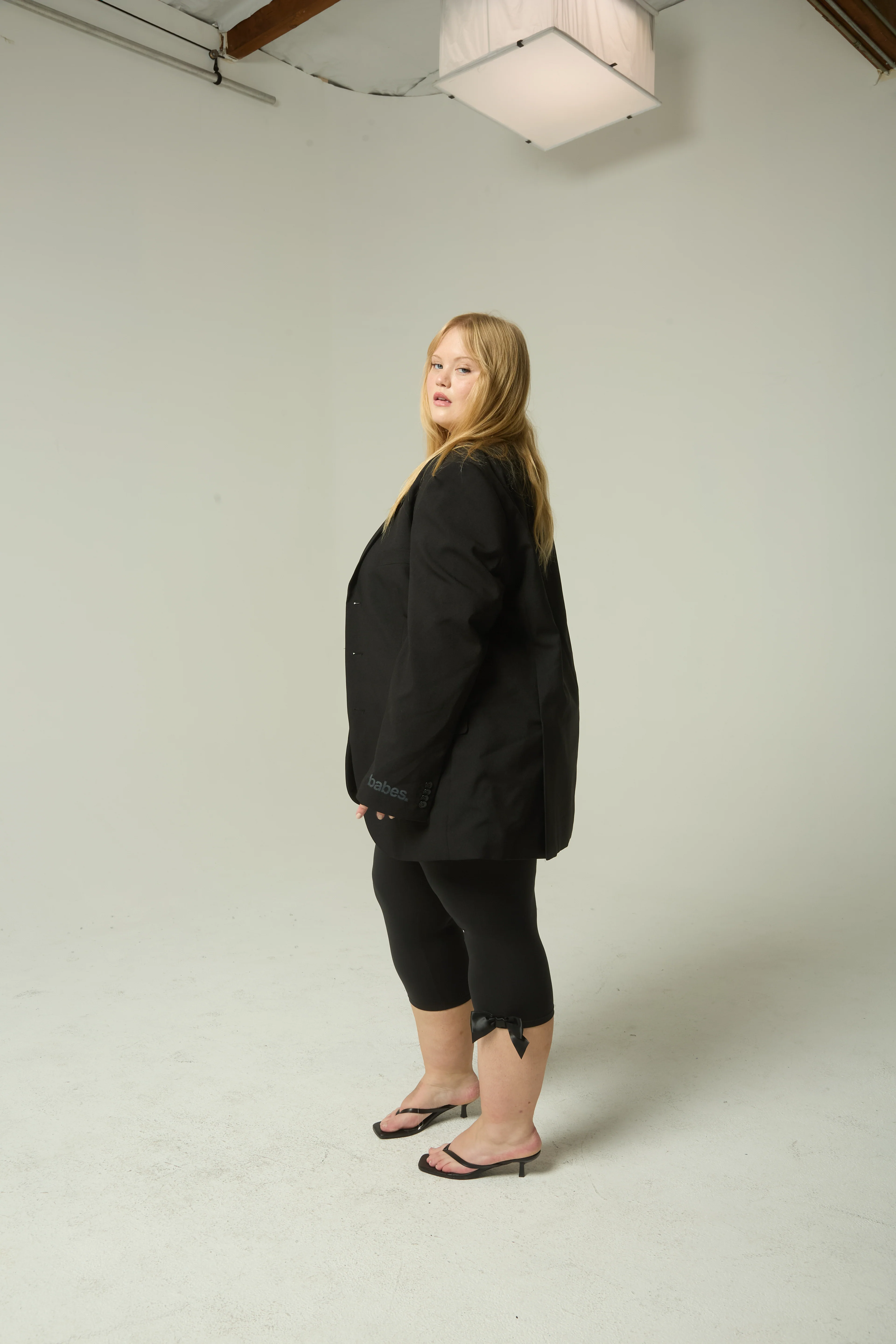 The Oversized Blazer (black) - Image 7