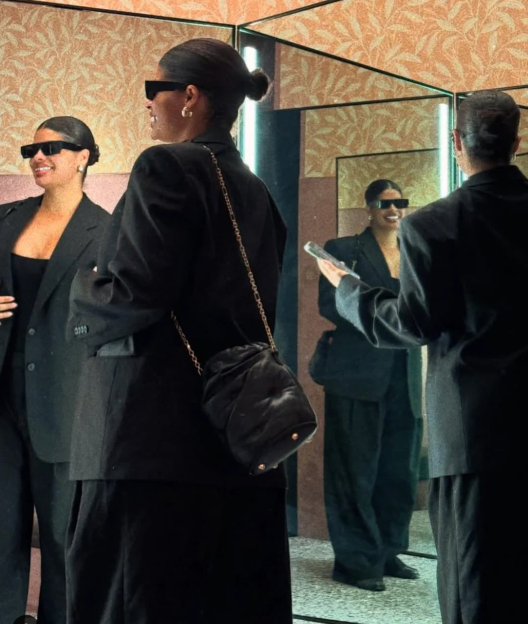The Oversized Blazer (black) - Image 3